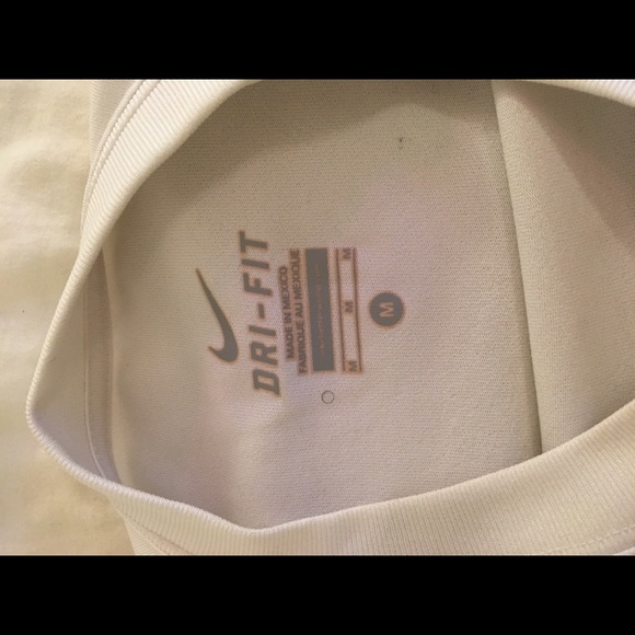 nike white and black athletic shirt - Picture 2 of 3